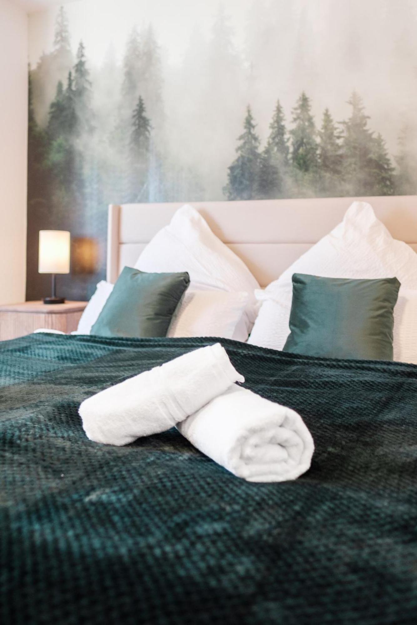 Blackforest Hideaway, Freiburg, Europapark, Schwarzwald Teningen